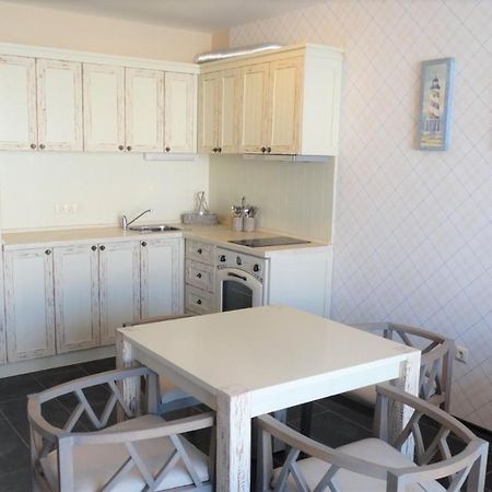 Captain'S Island Deluxe Chernomorets Exterior foto