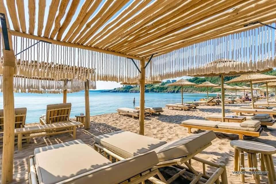 Captain'S Island Deluxe Chernomorets Exterior foto